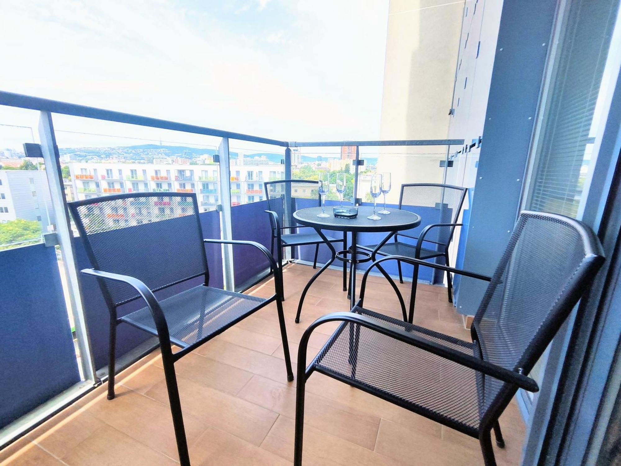 Mills - Free Parking - Balcony With City View - Close To Nivy Mall Bratislava Esterno foto
